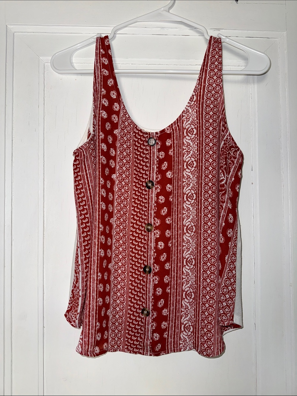 Women’s Red Patterned Button-Front Tank Top